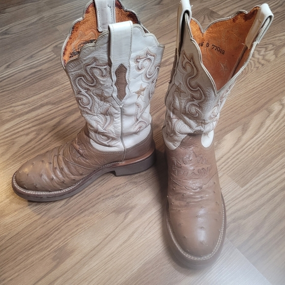 Lucchese Brown and White Ostrich Cowboy Boots - Picture 7 of 13